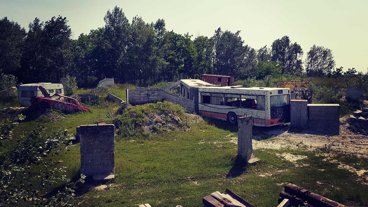 Der Gelenkbus im Zentrum auf The Day After