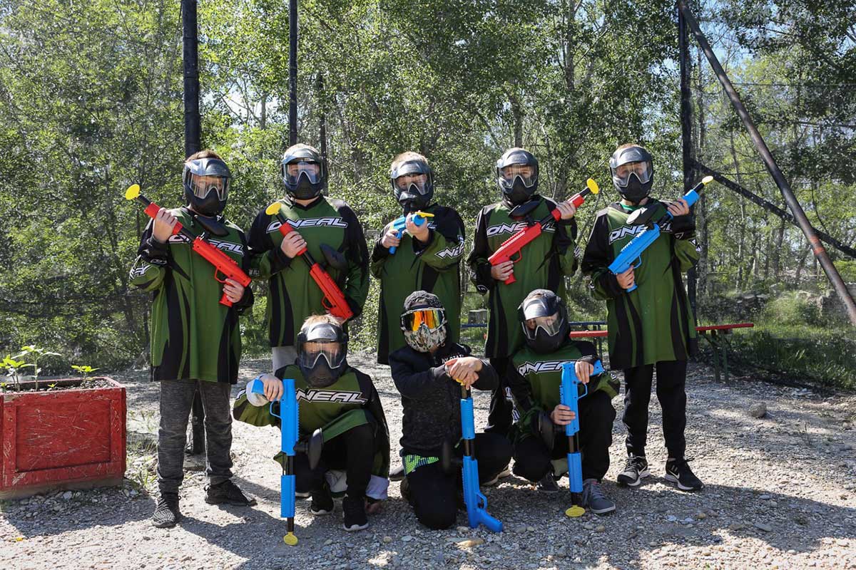 Softpaintball-Team mit den Markierern von Fun-Paintball